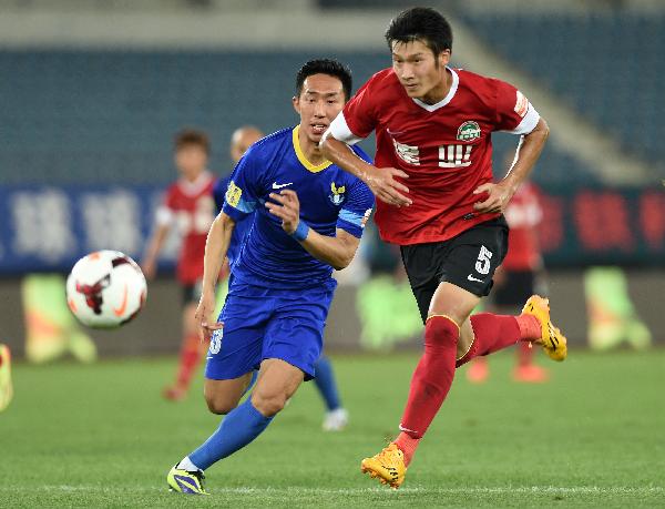 稳得可怕！胡金秋9中8高效拿下19分5板1帽 第三节10分（效率惊人！胡金秋9投8中砍下19分5篮板1封盖，第三节独揽10分）