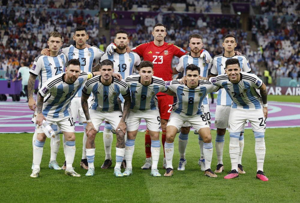 3-0完胜黑猫只差阿森纳2分！那个熟悉的曼城，正在慢慢地回归（3-0完胜黑猫，距阿森纳仅2分！熟悉的曼城正逐步回归）