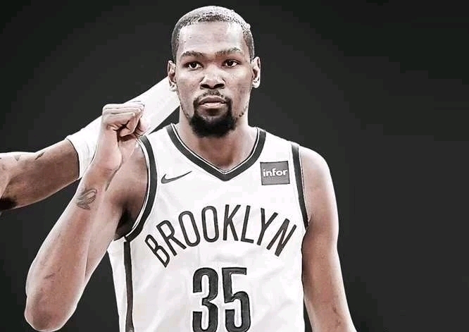 孔蒂：双线能力不足？我们买了个9个人，问题是有7个人受伤了（孔蒂：双线乏力？我们引进9人却有7人伤停）