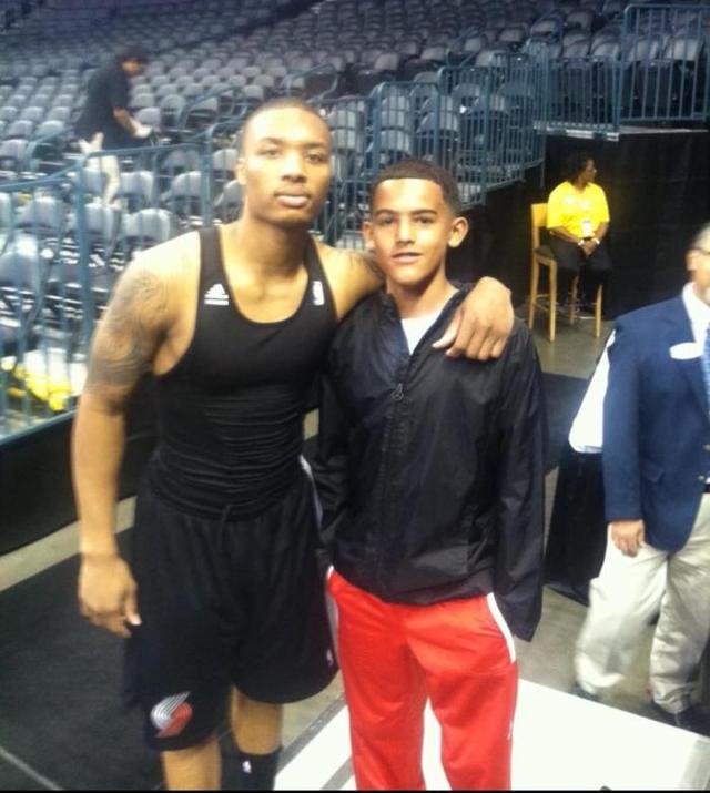 斯基拉：米兰派球探考察萨索洛中卫穆哈雷莫维奇和伊泽斯（斯基拉称：米兰派出球探考察萨索洛中卫穆哈雷莫维奇与伊泽斯）