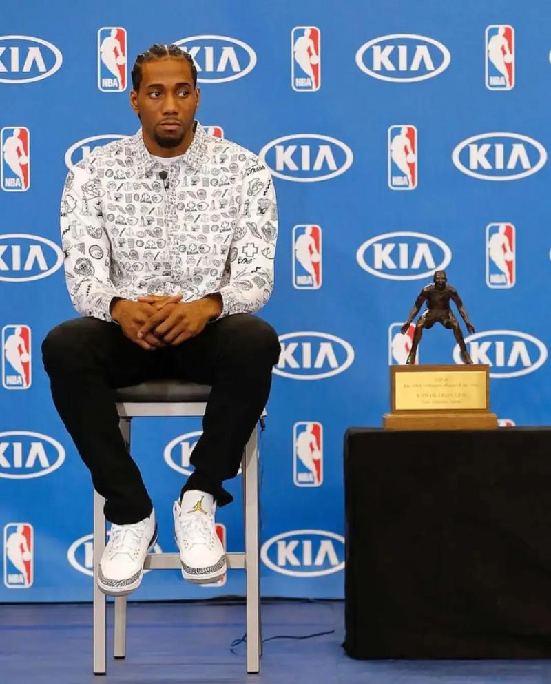 欧洲五大联赛今晚开打5场，比分精准预测，狼队VS曼联这场不简单（欧洲五大联赛今夜5场开球，精准比分预测：狼队VS曼联悬念十足）