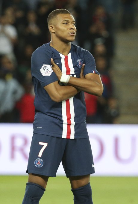 中足联纪律道德准则：球迷歧视行为将使俱乐部至少被罚50万元（中足联新规：球迷涉歧视，俱乐部罚款不低于50万元）