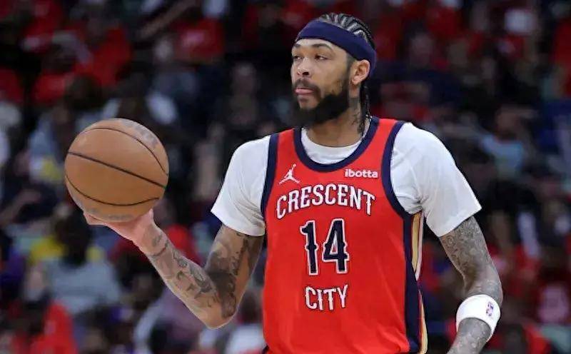 申京：约基奇进攻端无所不能，他总能要到犯规所以都不能碰他（申京：约基奇进攻无解，轻松造犯规让人不敢防）