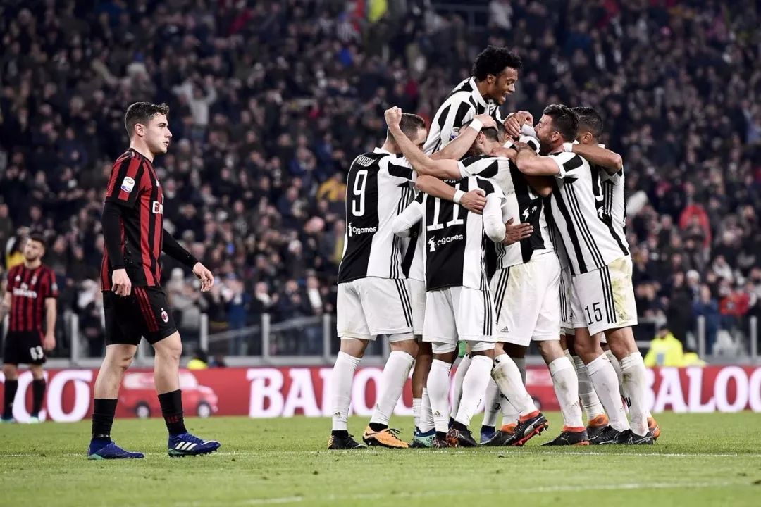 法尔克：格纳布里想留队，但拜仁不想再为他支付高薪（法尔克：格纳布里愿留队，拜仁无意继续为其支付高薪）