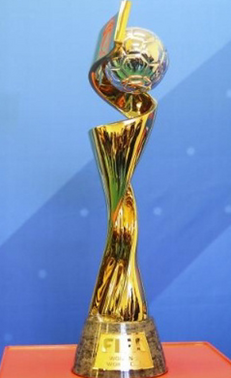 杰伦·约翰逊近10场表现惊人，场均数据全面开花（杰伦·约翰逊近十战表现亮眼，多项场均数据爆发）