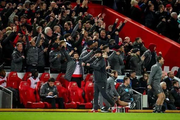 世体：巴萨不提前去斯坦福桥踩场训练，将在比赛当日飞往伦敦（世体：巴萨比赛日当天飞赴伦敦，不提前在斯坦福桥踩场）