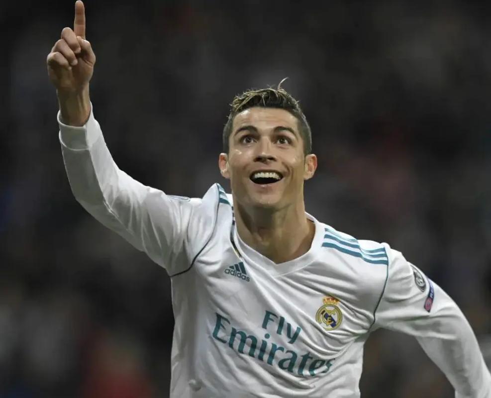 翻过来了！汤姆林底角命中三分球 骑士反超公牛（比分反转！汤姆林底角三分命中，骑士反超公牛）