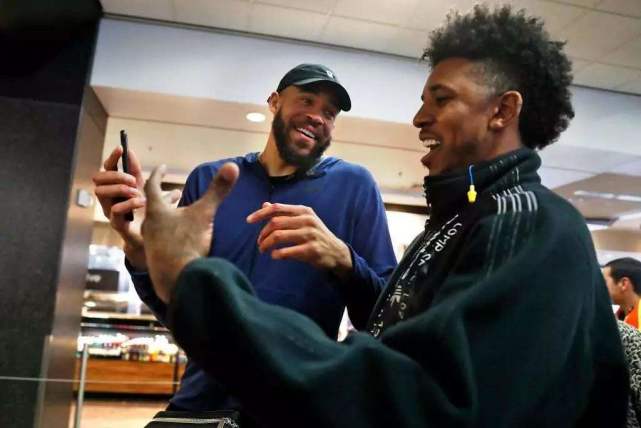 澳超战报：科斯格罗夫制胜，奥克兰FC 2-1中央海岸水手（澳超快讯：科斯格罗夫献制胜球，奥克兰FC2-1击退中央海岸水手）