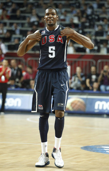 34胜2平，拜仁欧冠小组／联赛阶段主场36场不败（拜仁欧冠小组赛／联赛阶段主场保持36场不败，战绩34胜2平）