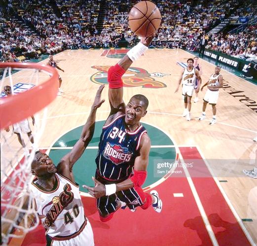 格瓦迪奥尔：我自己一个人住在曼市，足球对我来说就是一切（格瓦迪奥尔：独居曼城，足球就是我的全部）