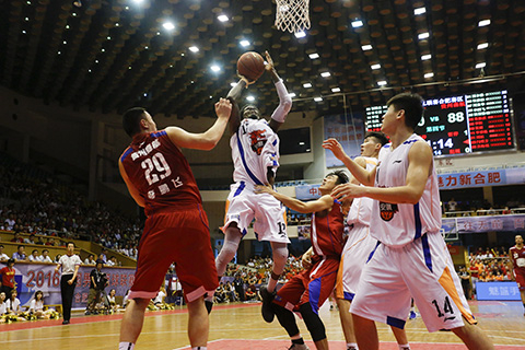 全是重磅对决！联赛杯半决赛：伦敦德比切尔西vs阿森纳，曼城vs纽卡（联赛杯半决赛双重焦点：伦敦德比切尔西战阿森纳，曼城迎战纽卡斯尔）