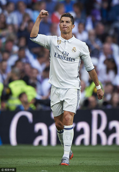 太豪横了！巴黎圣日耳曼总身价11.9亿欧，三人身价过亿欧（豪气冲天！巴黎圣日耳曼总身价达11.9亿欧，三将身价破亿）