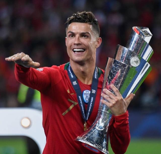 这是著名主教练职业生涯整体花钱引援排行榜：（名帅职业生涯引援总花费排行榜）