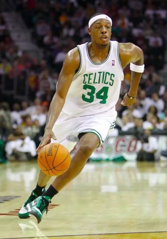 德天空：皇马和吕迪格对续约持开放态度，待其伤愈后重新谈判（德天空：皇马与吕迪格均愿续约，待伤愈后重启谈判）