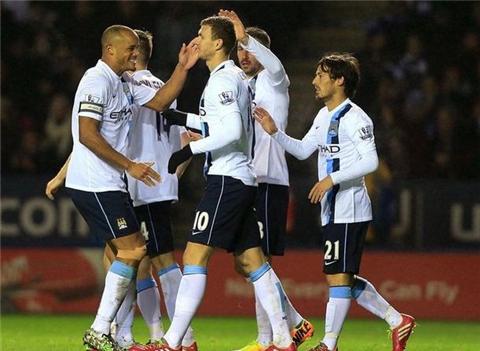 马卡：皇马未展现稳定状态，阿隆索国际比赛日有很多工作要做（马卡报：皇马状态不稳，国际比赛日期间阿隆索工作繁重）