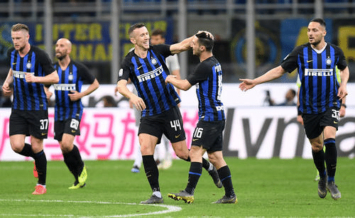 英足总官方：指控热刺后卫罗梅罗被红牌罚下后对裁判做出过激行为（英足总公告：热刺后卫罗梅罗红牌离场后对裁判行为过激，已被指控）