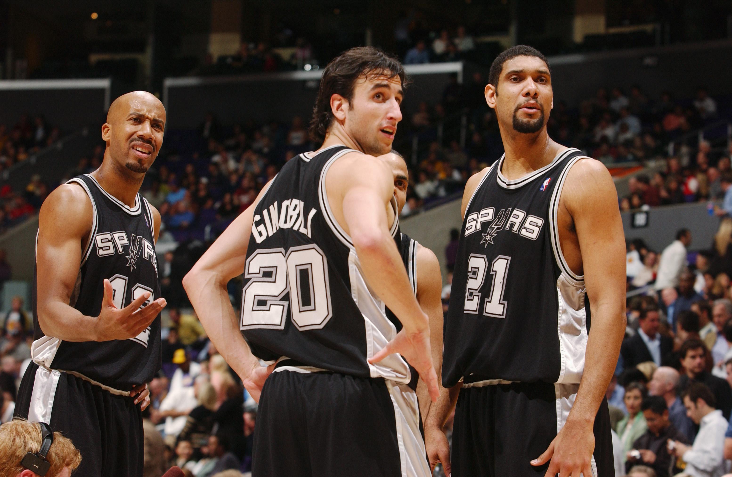 赫莱布的运球？简直是犯罪（赫莱布的盘带？堪称犯规级表现）