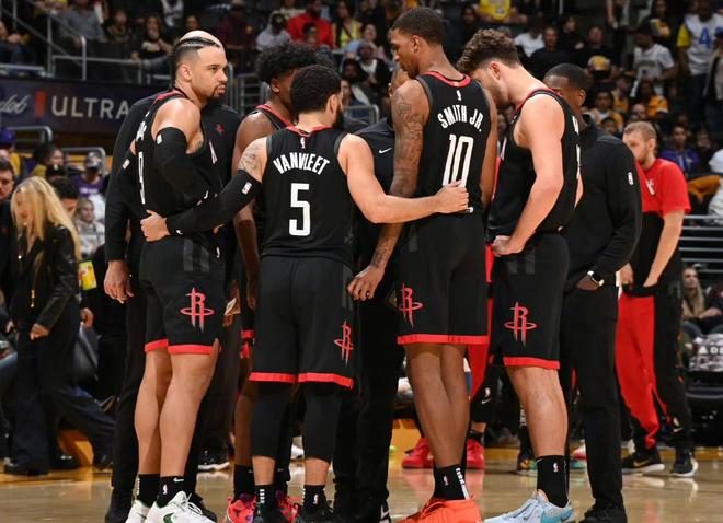 凯恩谈阿森纳：和巴黎是不同的球队，在防守上更强一些（凯恩：阿森纳与巴黎风格迥异，防线更扎实）