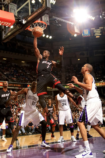 出战4场完成3场零封+两度扑点，迈尼昂当选米兰11月最佳球员（4战3零封两次扑点，迈尼昂荣膺米兰11月最佳）