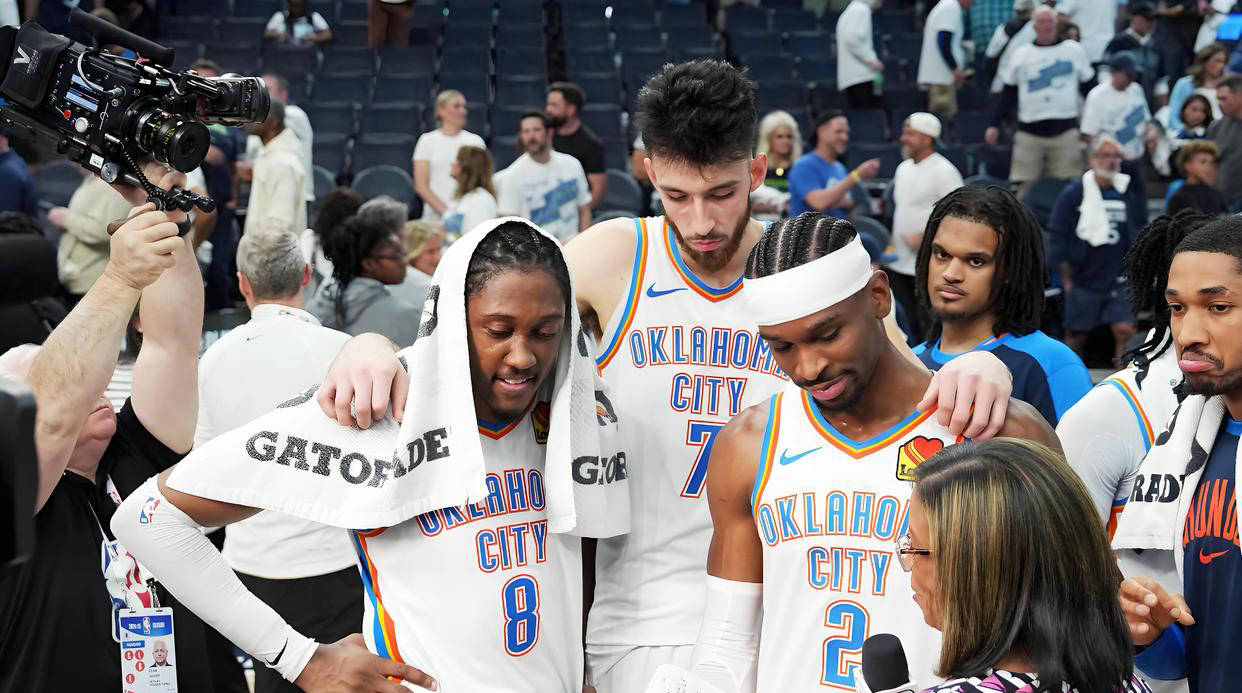 马刺NBA杯决赛输球后，面对东部2队狂胜53分（季中锦标赛决赛失利后，马刺连克两支东部球队净胜53分）